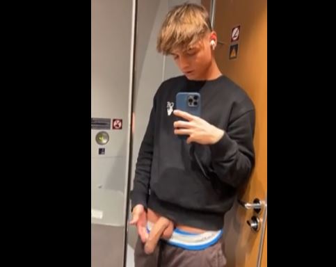 Train wank off